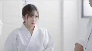 可怜妻子浴室被老公猛操